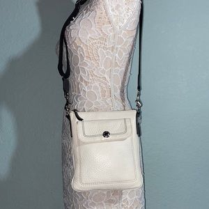 Vintage Coach crossbody slim bag